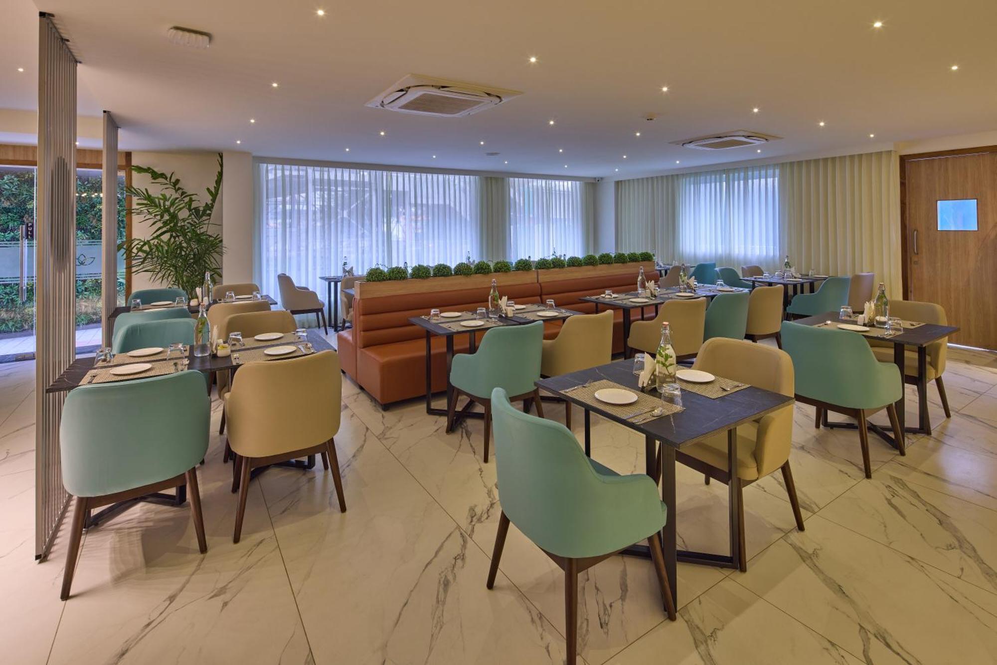 Grand Continent Hebbal A Sarovar Portico Affiliate Hotel Bangalore Esterno foto