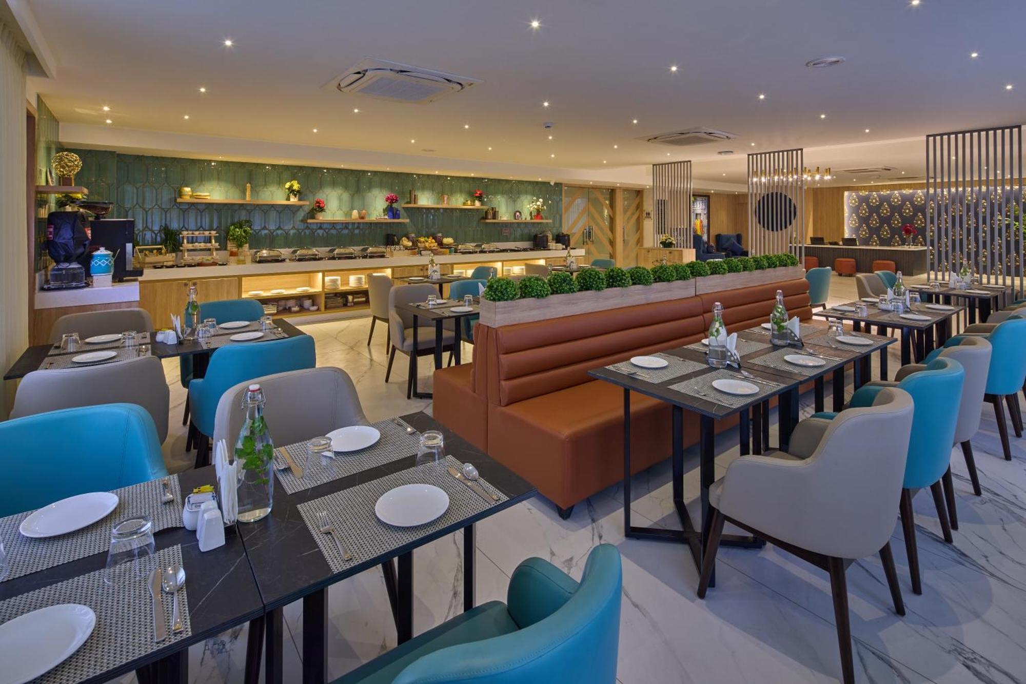 Grand Continent Hebbal A Sarovar Portico Affiliate Hotel Bangalore Esterno foto
