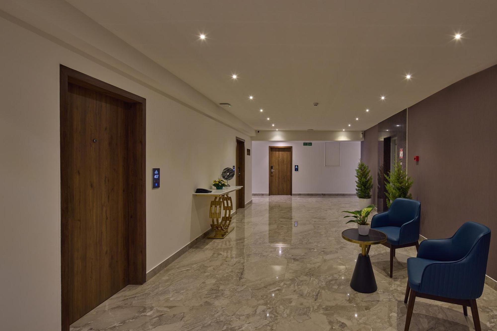 Grand Continent Hebbal A Sarovar Portico Affiliate Hotel Bangalore Esterno foto